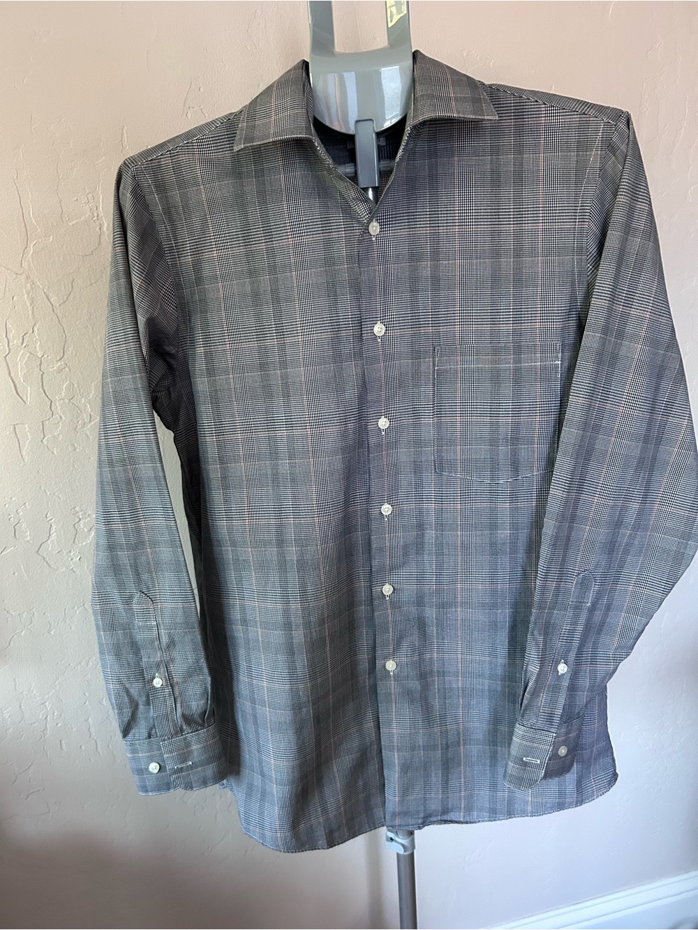 Van Heusen Gray Plaid Long-Sleeve Button-Down Shirt